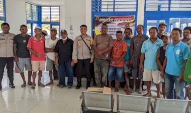 Respon-Keluhan-Masyarakat-:-Polsek-Reo-Gelar-Jumat-Curhat-di-Kantor-Pelabuhan-Kelas-II-Reo