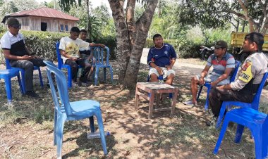 Bripka-Stanislaus-K.Tandi,-Bhabinkamtibmas-Kecamatan-Reok-barat-Lakukan-Patroli-dan-Sambang-Tokoh-Masyarakat-di-Kampung-Sambi