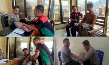 Bamin-Sidokkes-Polres-Manggarai-lakukan-Pemeriksaan-Kesehatan-untuk-Personil-Pelayanan-SPKT-Polres-Manggarai