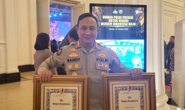 Bidhumas-Polda-NTT-Raih-Penghargaan-Bergengsi-di-Hari-Jadi-Ke-72-Humas-Polri.-