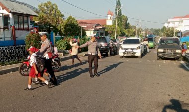 Satuan-Lalu-Lintas-Polres-Manggarai-:-Rutin-melaksanakan-Pengamanan-dan-Pengaturan-Lalu-Lintas-serta--Bantu-Pejalan-Kaki