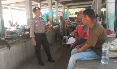 Patroli-Dialogis-Kanit-Samapta-Polsek-Reo-Tingkatkan-Kamtibmas-dan-Komunikasi-dengan-Masyarakat