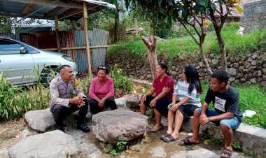 Bhabinkamtibmas-Kecamatan-Lelak-Patroli-dan-Sambang-di-Desa-Nanti,-Sosialisasikan-Pencegahan-TPPO