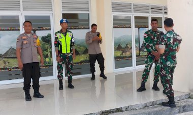 KP3-Udara-lakukan-Pengamanan-Pesawat-di-Bandar-Udara-Frans-Sales-Lega-Ruteng