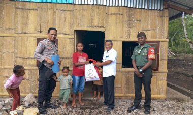 Bhabinkamtibmas-bersama-Babinsa-salurkan-Bantuan-Sosial-Presiden-RI-di-Kelurahan-Tenda-dan-Poco-Mall