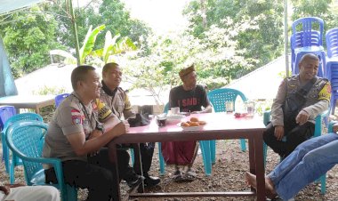 Patroli-dan-Himbauan-Kamtibmas-oleh-Bhabinkamtibmas-di-Desa-Golo-Cador,-Kecamatan-Wae-Ri'i,-Kabupaten-Manggarai
