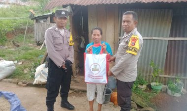 Bhabinkamtibmas:-Salurkan-Bansos-Presiden-RI-dan-sampaikan-Pesan-Kamtibmas-di-Desa-Bangka-Lelak