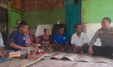 Jumat-Berkah-:-Kasat-Binmas-Polres-Manggarai-Berikan-Bantuan-dan-Pesan-Kamtibmas