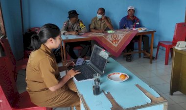 Patroli-dan-Sambang-Bhabinkamtibmas-BRIPKA-ADRIANUS-G-SUMAN-di-Desa-Ndehes-Kecamatan-Wae-Ri'i-Kabupaten-Manggarai