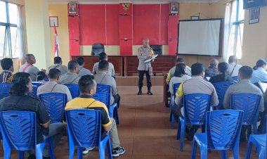 Bimbingan-Rohani-Dan-Mental-Bagi-Anggota-Polres-Manggarai-Menjelang-Akhir-Tahun