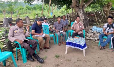 Hadiri-Musyawarah-Dusun-Diwu-Lewe-Desa-Salama:-Bhabinkamtibmas--AIPDA-Yustianus-Gorang-Ajak-Warga-Perkuat-Kamtibmas-dan-Antisipasi-Bencana