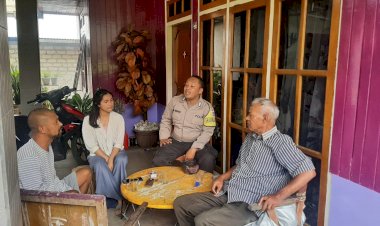 Sosialisasi-Pemilu-damai-dan-cegah-TPPO,-Bhabinkamtibmas-Bertatap-Muka-dengan-Warga-di-Kel.-Bangka-Leda,-Kab.-Manggarai