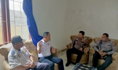 Kasat-Lantas-AKP-Sandy-H-Sibarani,-S.H.-Membahas-Permasalahan-Lalu-Lintas-di-Kota-Ruteng-bersama-Dishub-Kabupaten-Manggarai