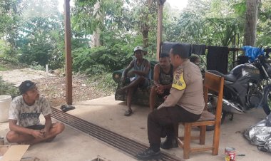 BRIPKA-Anselmus-K.-Nongko-Sambangi-Warga-di-Golodukal,-sampaikan-himbauan-Kamtibmas