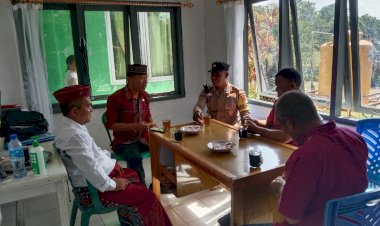 Bhabinkamtibmas-Satarmese-Barat-Sosialisasi-TPPO,-Antisipasi-Hewan-Penyebar-Rabies,-dan-Pencegahan-Bencana-Alamserta-himbauan-Pemilu-Damai.