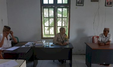 Jelang-Nataru-:-Bhabinkamtibmas-Reok-Barat,-Sosialisasi-Kamtibmas-dan-Pencegahan-Bencana-di-Reok-Barat