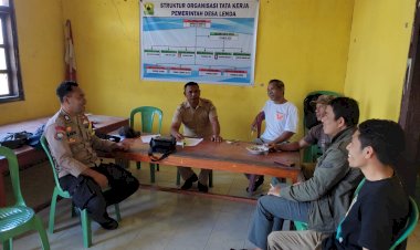 Bhabinkamtibmas-Brigpol-Bonaventura-Laba-Sosialisasikan-Pemilu-Damai-dan-Himbauan-Kamtibmas-di-Desa-Lenda