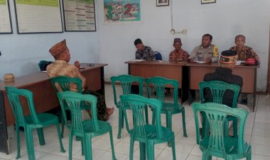 Bripka-Fransiskus-X.-N.-Janggur-Sosialisasikan-Kamtibmas-di-Ruteng,-Manggarai