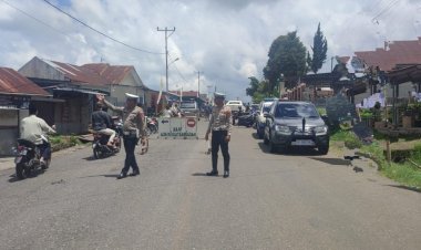 Satuan-Lalu-Lintas-Polres-Manggarai-Amankan-Sholat-Jumat-di-Masjid-Agung-Baiturahman-Ruteng