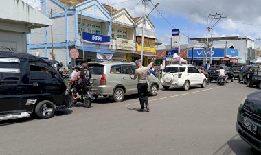 Satuan-Lalu-Lintas-Polres-Manggarai-Jaga-Kamseltibcar-Lantas-Menjelang-Natal-dan-Tahun-Baru-di-Ruteng