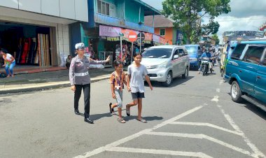 PATROLI-KRYD,-PAMTURLALIN,-DAN-HIMBAUAN-KAMSELTIBCAR-LANTAS-MENJELANG-NATAL-DAN-TAHUN-BARU-2024-DI-KOTA-RUTENG