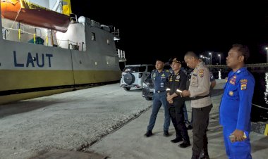 Pos-Pengamanan-Operasi-Lilin-Turangga-2023-di-Pelabuhan-Laut-Reo-lakukan-Pengamanan-Kapal-Penumpang-KM.-Maloli.