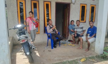 Aipda-Timoteus-L.-Agho,-Bhabinkamtibmas-Satarmese-Utara-Sambangi-Warga-dan-Berikan-Himbauan-Kamtibmas