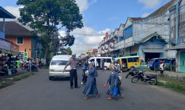 Patroli-KRYD,-PAMTURLALIN,-dan-Himbauan-KamseLTibCar-Lantas-di-Seputaran-Kota-Ruteng-Menjelang-Tahun-Baru-2024