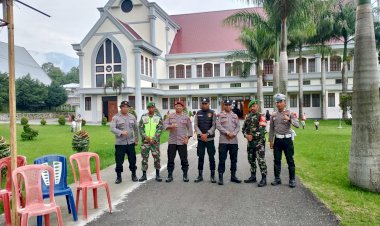 Polres-Manggarai-Kerahkan-Personil-Pengamanan-Misa-Tutup-Tahun-di-Gereja-Gereja-Kabupaten-Manggarai