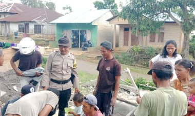 Bhabinkamtibmas-Wae-Ri,i-Sosialisasikan-Kamtibmas-di-Desa-Bangka-Kenda