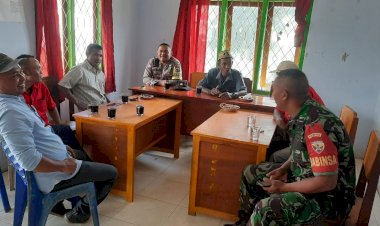Bhabinkamtibmas-dan-Babinsa-Desa-Nao-bersinergi-lakukan--Sambang-dan-Diskusi-Bersama-Pemerintah-Desa