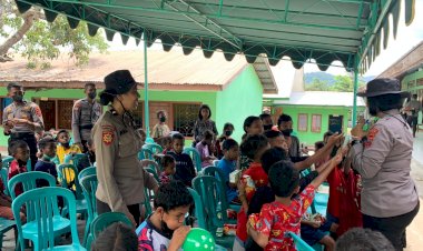 Misi-Kemanusiaan,-Tim-Trauma-Healing-Polwan-Ditsamapta-Polda-NTT-Mendekatkan-Harapan-di-Tengah-Erupsi.,-