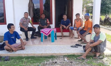 Bhabinkamtibmas-Kecamatan-Ruteng-Bersama-Babinsa-Gelar-Patroli-Dialogis