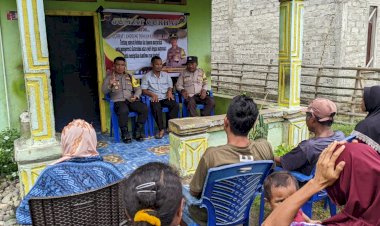 Kapolsek-Reo-Respon-Keluhan-Masyarakat-Melalui-Program-Jumat-Curhat