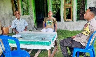 Bhabinkamtibmas-Brigpol-Bonaventura-Laba-Himbau-Masyarakat-Kec.-Cibal-Barat-untuk-Pemilu-Damai-dan-Kamtibmas-yang-Kondusif