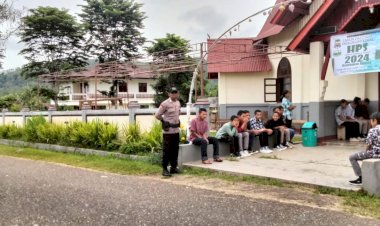 Personil-Polsek-Cibal-Amankan-Perayaan-Misa-di-Gereja-Paroki-KRISTUS-RAJA-PAGAL