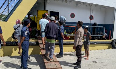 KP3-Laut-Reo-Lakukan-Pengamanan-Kapal-Penumpang-KM.SABUK-NUSANTARA-55-di-Pelabuhan-Laut-Reo