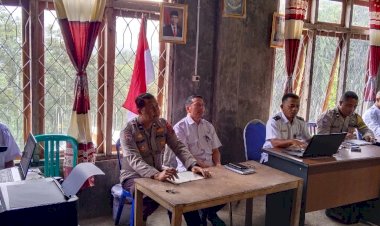 Hadiri-Rapat-Musrenbangdes-di-Desa-Benteng-Tubi,-Kanit-Binpolmas-Sat.-Binmas-Polres-Manggarai,-Sampaikan-Himbauan-Kamtibmas.