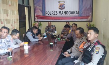 Tingkatkan-Pemahaman-Kerohanian-dan-Spiritualitas:-Personil-Polres-Manggarai-Ikuti-Binrohtal-dengan-Tema-Keluarga-Sukhinah