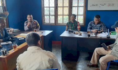 Patroli-Dialogis-Bhabinkamtibmas-dan-Bhabinsa-Kecamatan-Ruteng-di-Desa-Benteng-Kuwu