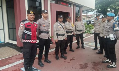 KBO-Sat.-Binmas-Polres-Manggarai-Pimpin-Pengamanan-Sidang-di-Pengadilan-Negeri