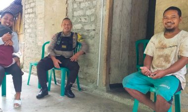 Bhabinkamtibmas-Bripka-Albertus-Rahmat-Himbau-Warga-Cibal-untuk-Waspada-Bencana-Alam