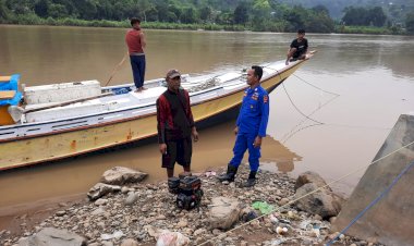 Kasubnit-Binmas-Air-Sat-Polairud-Polres-Manggarai-Lakukan-Sambang-di-Pesisir-Pantai-Sungai-Wae-Pesi