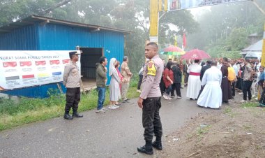 Kapolsek-Cibal-Pimpin-Pengamanan-Acara-Pemberkatan-dan-Peresmian-Gereja-Stasi-St.-Gabriel-Beawaek-Paroki-Kristus-Raja-Pagal