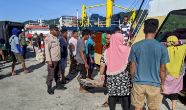 Pengamanan-di-Pelabuhan-Laut-Reo-Menjelang-Keberangkatan-KM.SABUK-NUSANTARA-55