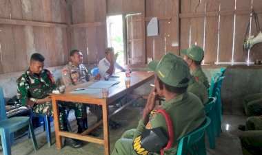 Aipda-Yustianus-Gorang,-Bhabinkamtibmas-Kecamatan-Reok,-Polres-Manggarai-berikan-Pembekalan-Linmas-Desa-Watu-Tango