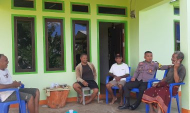 Bripka-Yoni-Tandungan-Giat-Patroli-Dialogis-dan-Sosialisasi-Kamtibmas-di-Desa-Pong-Murung