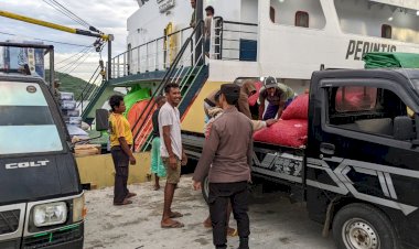 KP3-Laut-Reo-Lakukan-Pengamanan-Kapal-Penumpang-di-Pelabuhan-Laut-Reo