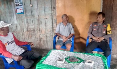 Bhabinkamtibmas-AIPDA-Maximus-Setu-Himbau-Warga-Langke-Rembong-Jaga-Kamtibmas