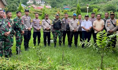 Patroli-Gabungan-TNI-Polri-dan-Sambang-TPS-Bersama-Camat-Cibal,-dalam-Proses-Pemungutan-Suara-Pemilu-Berlangsung-Lancar